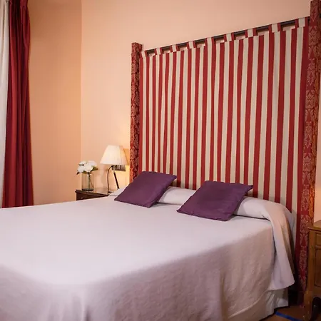 Hotel Rvhotels Palau Lo Mirador Torroella De Montgri